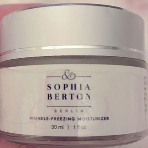 SOPHiA BERTON wrinkle freezing moisturizer New and Sealed 1 Fl. oz.
